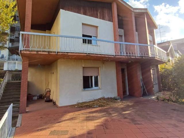 Villa Indipendente in vendita a Fornovo Di Taro, Reggio Emilia