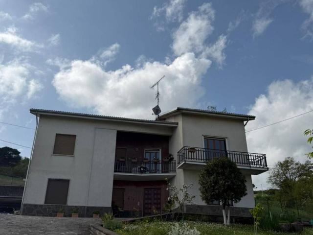Villa Indipendente in vendita a Fornovo Di Taro, Reggio Emilia