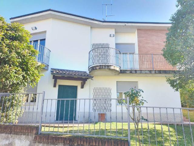 Villa Indipendente in vendita a Caselle, Fornovo Di Taro