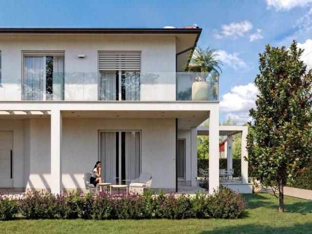 Villa Indipendente in vendita a Vittoria Apuana, Forte Dei Marmi