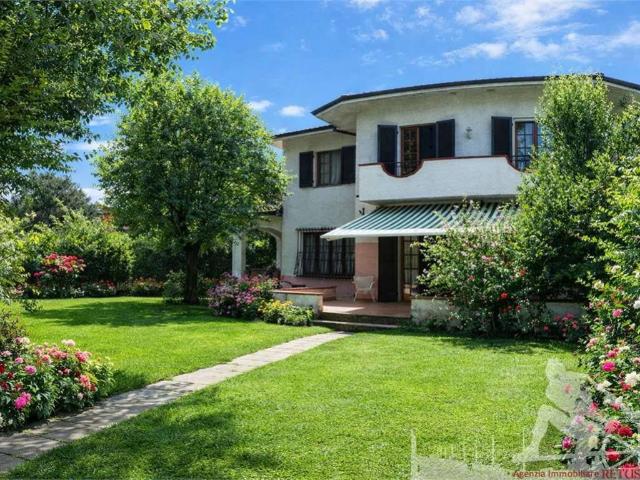 Villa Indipendente in vendita a Caranna, Forte Dei Marmi