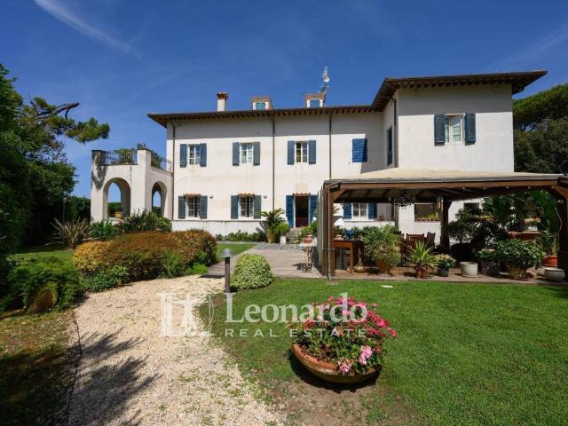 Villa Indipendente in vendita a Vittoria Apuana, Forte Dei Marmi