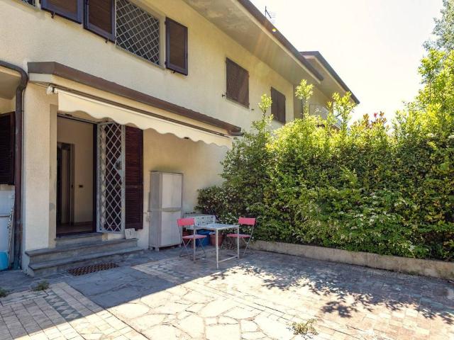 Villa Schiera in vendita a Roma Imperiale, Forte Dei Marmi