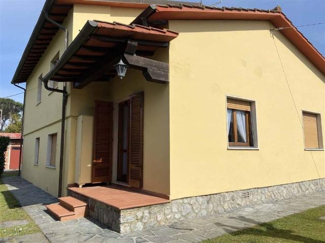 Villa Indipendente in vendita a Forte Dei Marmi, Toscana