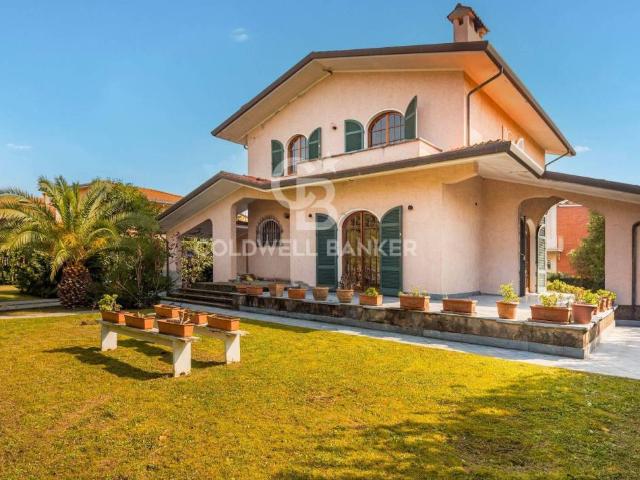 Villa Indipendente in vendita a Vaiana, Forte Dei Marmi