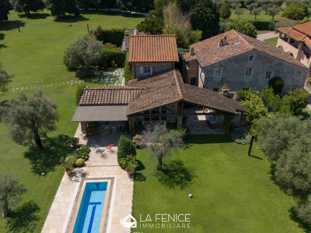 Villa Indipendente in vendita a Vaiana, Forte Dei Marmi