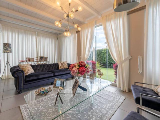 Villa Indipendente in vendita a Vaiana, Forte Dei Marmi