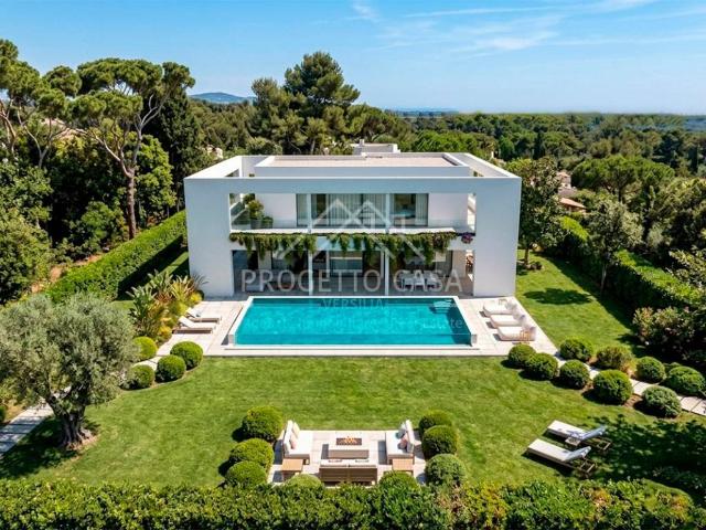 Villa Indipendente in vendita a Vittoria Apuana, Forte Dei Marmi