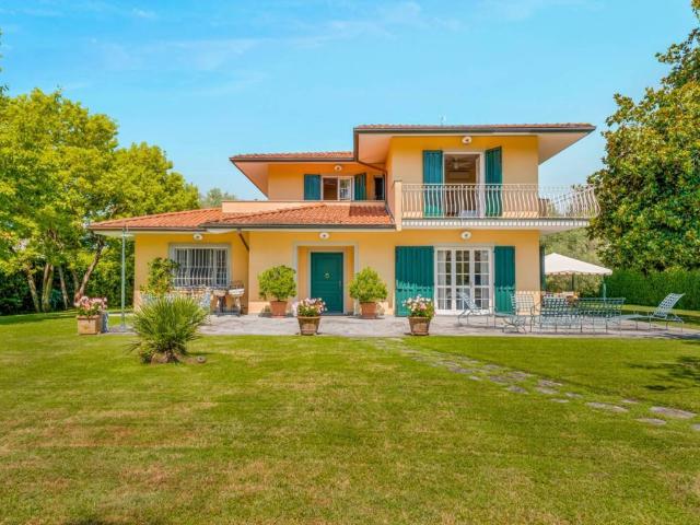 Villa Indipendente in vendita a Caranna, Forte Dei Marmi