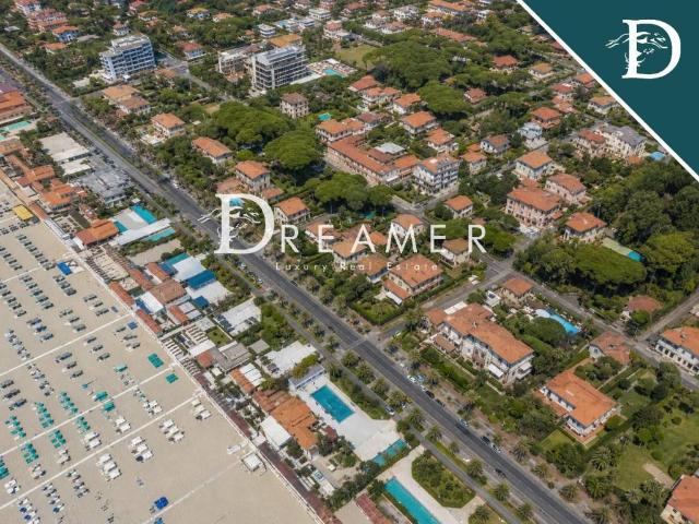 Villa Indipendente in vendita a Roma Imperiale, Forte Dei Marmi