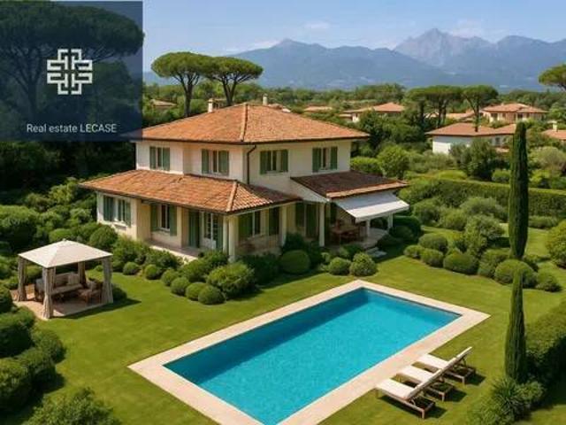 Villa Indipendente in vendita a Roma Imperiale, Forte Dei Marmi