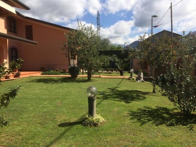 Villa Indipendente in vendita a Vaiana, Forte Dei Marmi
