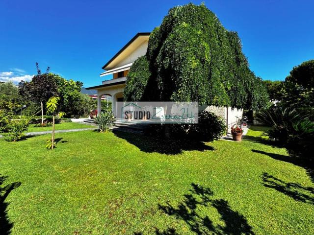 Villa Indipendente in vendita a Vaiana, Forte Dei Marmi