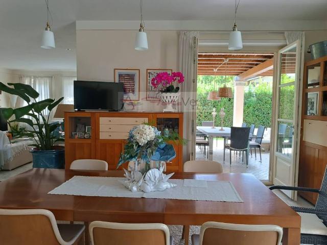 Villa Indipendente in vendita a Vaiana, Forte Dei Marmi