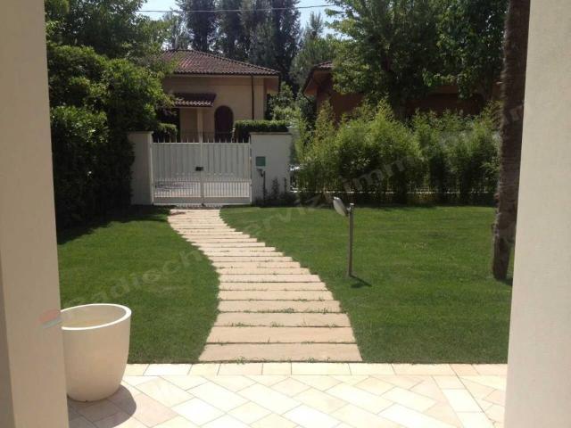 Villa Indipendente in vendita a Vittoria Apuana, Forte Dei Marmi