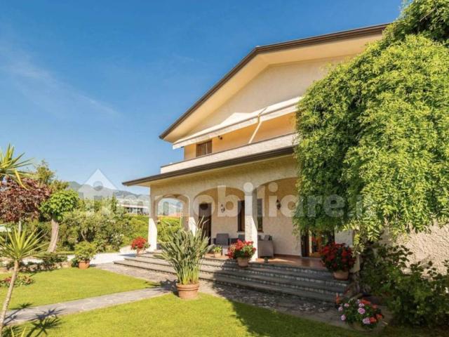 Villa Indipendente in vendita a Vaiana, Forte Dei Marmi