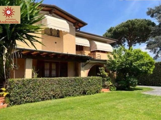 Villa Indipendente in vendita a Vaiana, Forte Dei Marmi