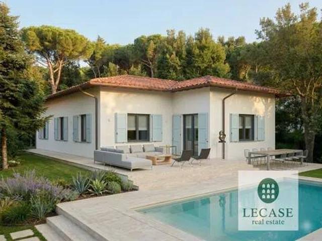 Villa Indipendente in vendita a Roma Imperiale, Forte Dei Marmi