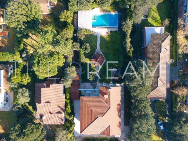 Villa Indipendente in vendita a Vittoria Apuana, Forte Dei Marmi