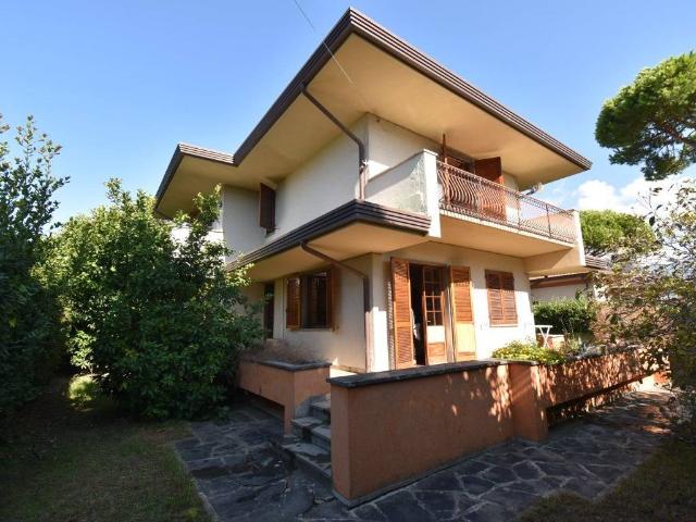 Villa Indipendente in vendita a Caranna, Forte Dei Marmi