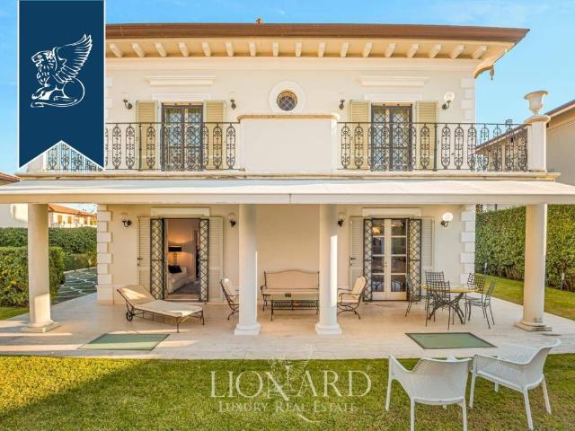 Villa Indipendente in vendita a Vittoria Apuana, Forte Dei Marmi