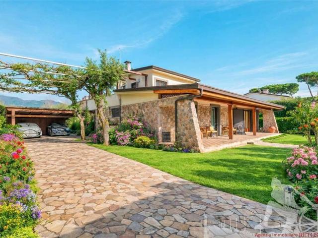 Villa Indipendente in vendita a Vittoria Apuana, Forte Dei Marmi