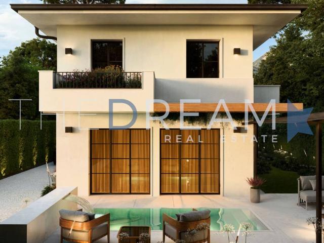Villa Indipendente in vendita a Roma Imperiale, Forte Dei Marmi