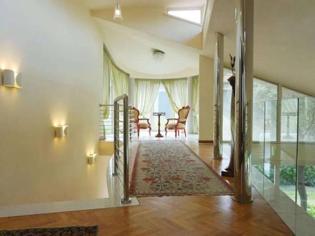 Villa Indipendente in vendita a Vittoria Apuana, Forte Dei Marmi