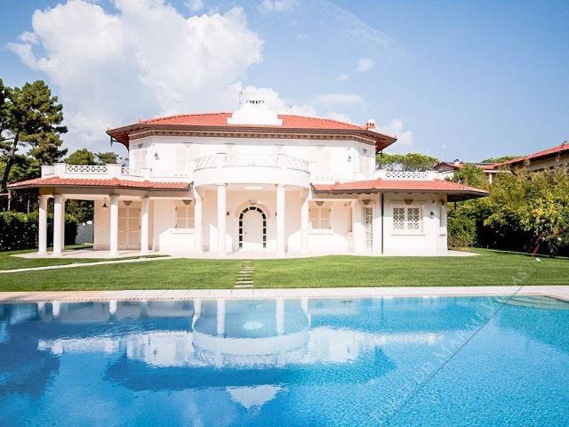Villa Indipendente in vendita a Vittoria Apuana, Forte Dei Marmi