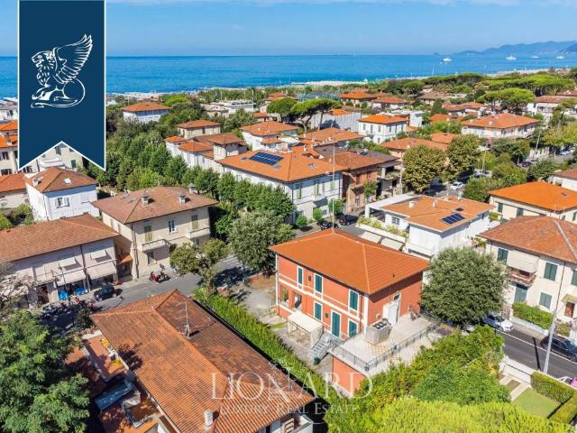 Villa Indipendente in vendita a Vittoria Apuana, Forte Dei Marmi