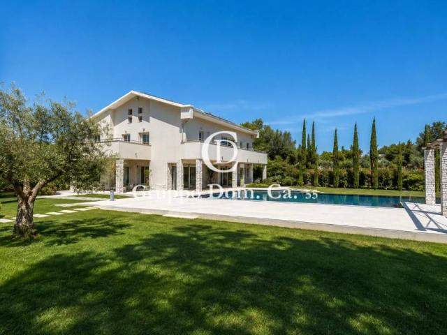 Villa Indipendente in vendita a Vittoria Apuana, Forte Dei Marmi