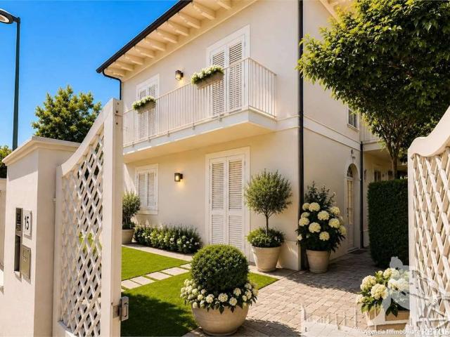 Villa Indipendente in vendita a Vittoria Apuana, Forte Dei Marmi