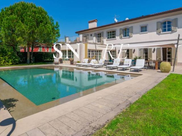 Villa Indipendente in vendita a Vittoria Apuana, Forte Dei Marmi