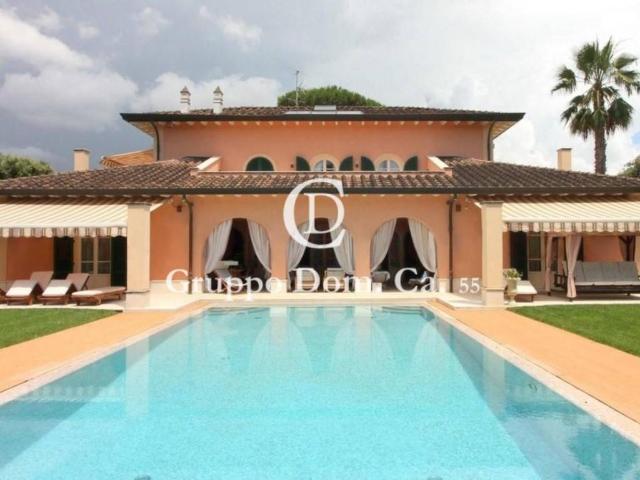 Villa Indipendente in vendita a Vittoria Apuana, Forte Dei Marmi