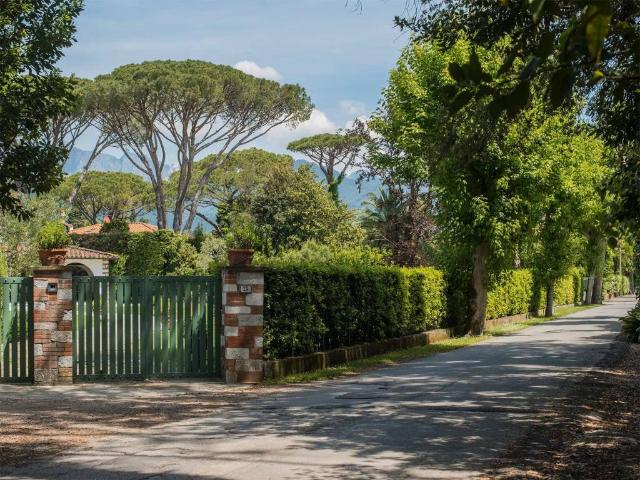 Villa Indipendente in vendita a Caranna, Forte Dei Marmi