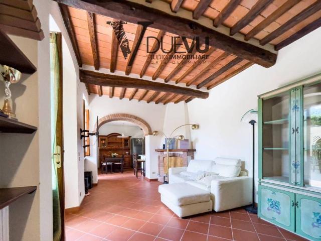Villa Indipendente in vendita a Roma Imperiale, Forte dei Marmi