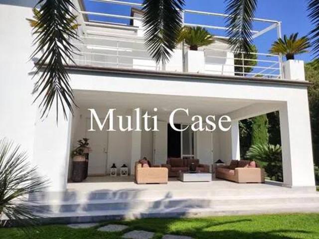Villa Indipendente in vendita a Roma Imperiale, Forte Dei Marmi
