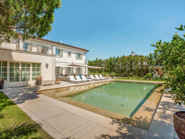 Villa Indipendente in vendita a Vittoria Apuana, Forte Dei Marmi