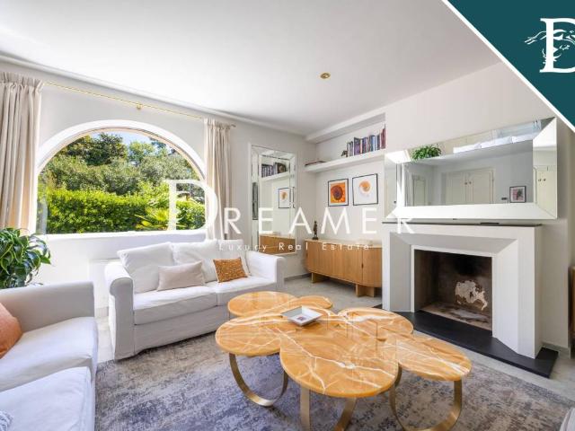 Villa Indipendente in vendita a Vittoria Apuana, Forte Dei Marmi