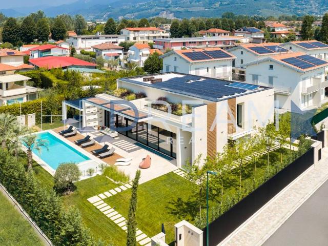Villa Indipendente in vendita a Caranna, Forte Dei Marmi