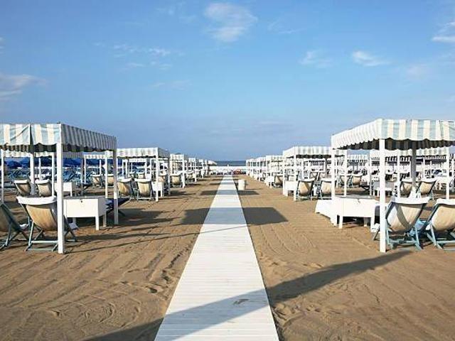 Villa Indipendente in vendita a Vittoria Apuana, Forte Dei Marmi