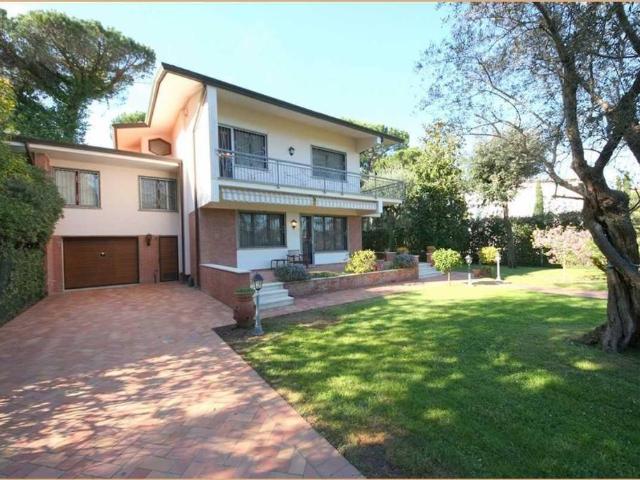 Villa Indipendente in vendita a Caranna, Forte Dei Marmi