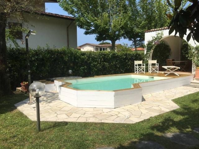Villa Indipendente in vendita a Vittoria Apuana, Forte Dei Marmi