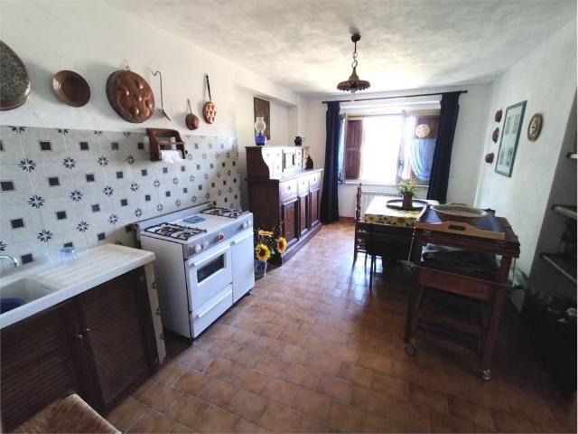 Villa Indipendente in vendita a Unione di comuni Montana Lunigiana, Fosdinovo