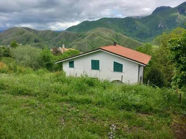 Villa Indipendente in vendita a Unione di comuni Montana Lunigiana, Fosdinovo