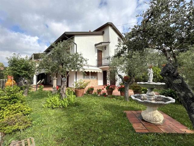 Villa Indipendente in vendita a Unione di comuni Montana Lunigiana, Fosdinovo