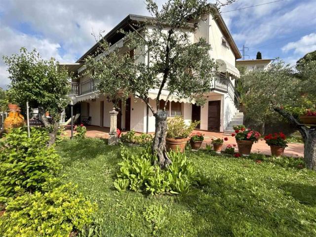 Villa Indipendente in vendita a Unione di comuni Montana Lunigiana, Fosdinovo