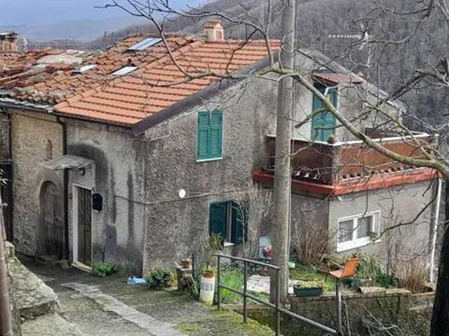 Villa Indipendente in vendita a Unione di comuni Montana Lunigiana, Fosdinovo