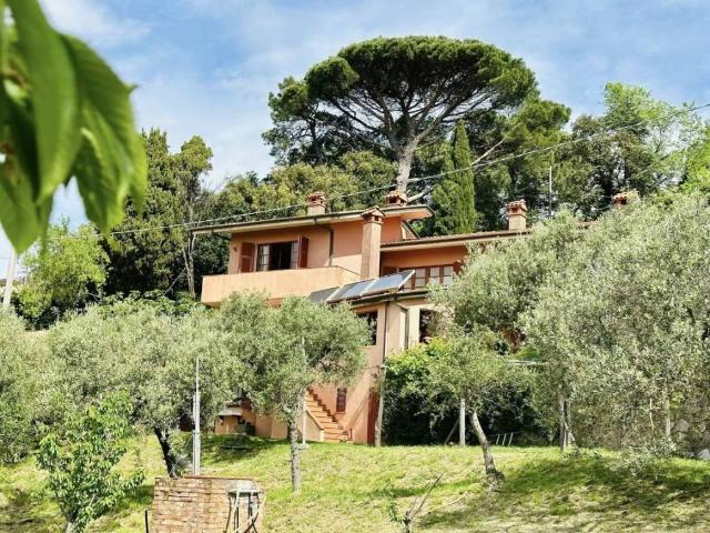 Villa Indipendente in vendita a Unione di comuni Montana Lunigiana, Fosdinovo
