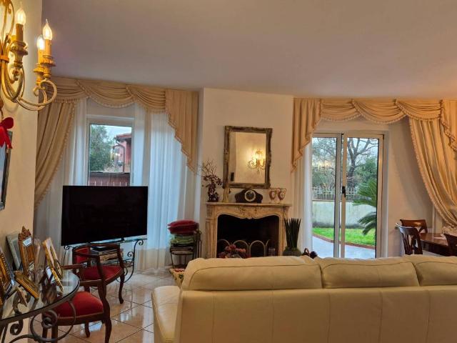 Villa Indipendente in vendita a Unione di comuni Montana Lunigiana, Fosdinovo